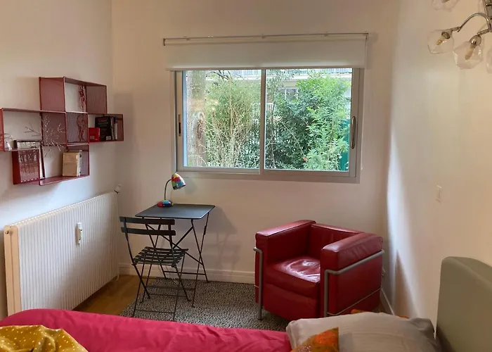 Vue Sur Jardin, 3 Pieces * Paris